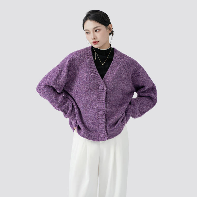 Allurea atemporală a cardiganului romantic violet: o fuziune de eleganță, emoție și stil modern